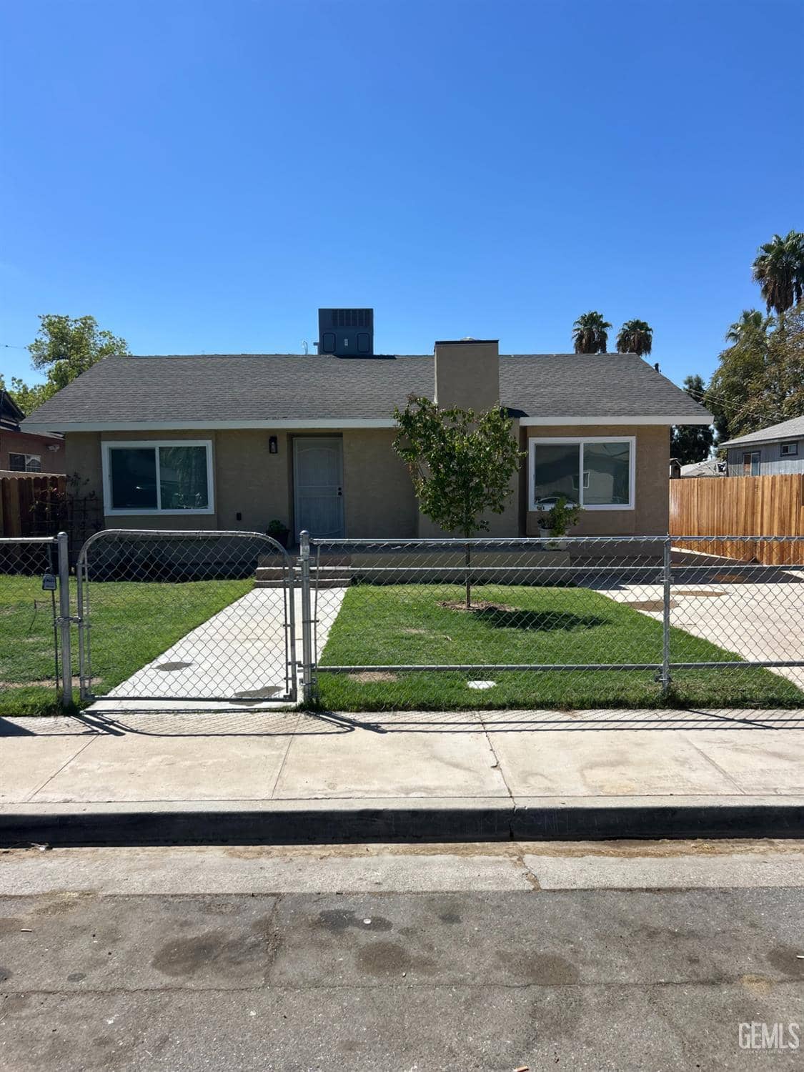 321 Mariposa Avenue