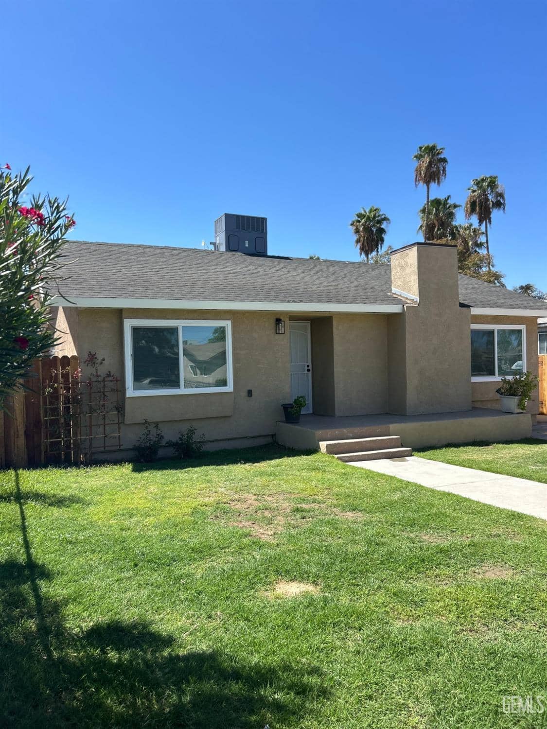 321 Mariposa Avenue — photo 2
