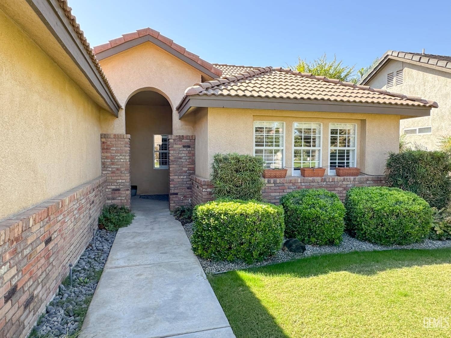 9805 Cabbage Rose Avenue — photo 2
