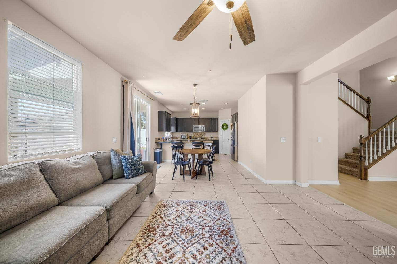 811 White Alder Drive — photo 5