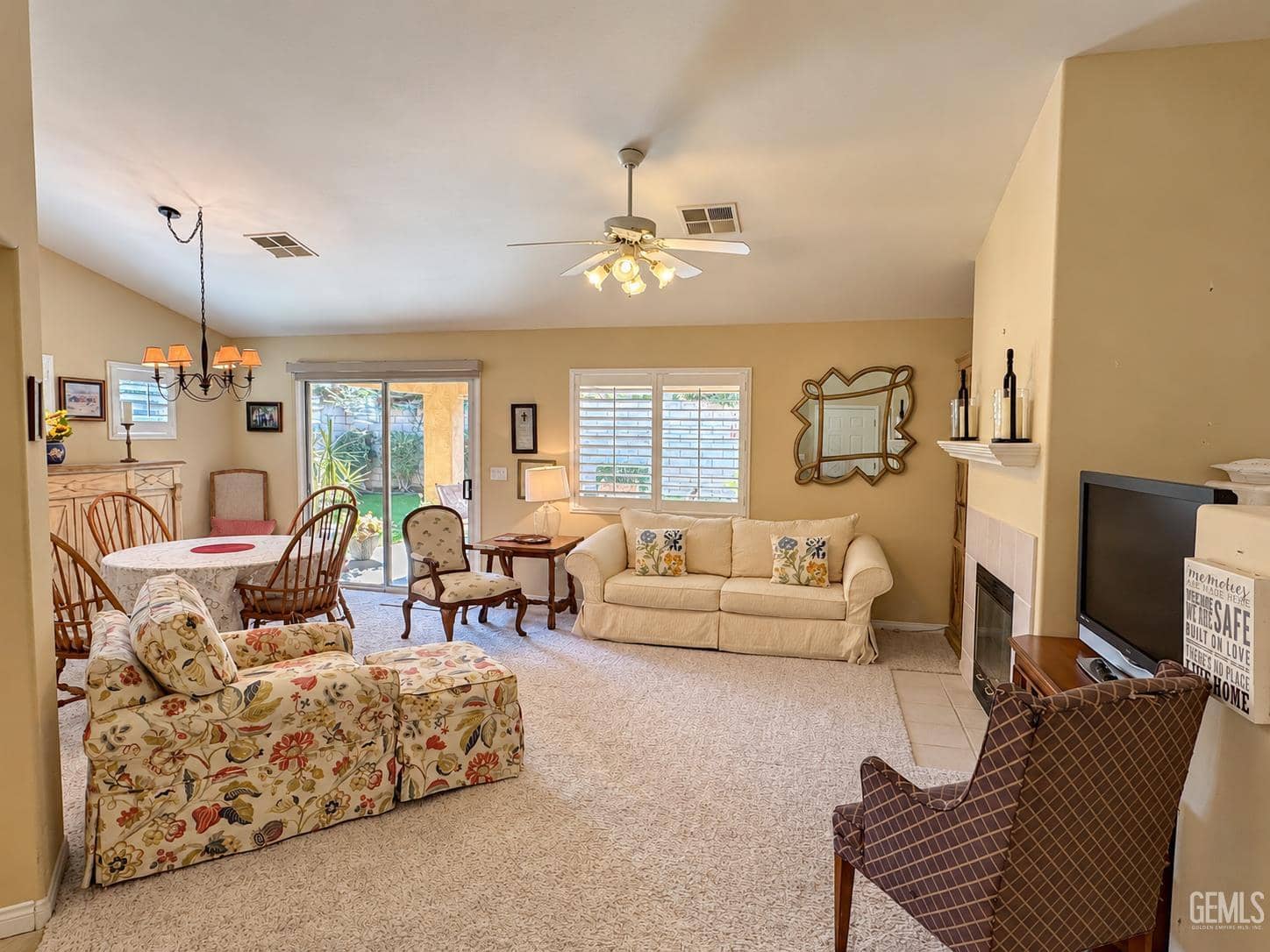 9805 Cabbage Rose Avenue — photo 4