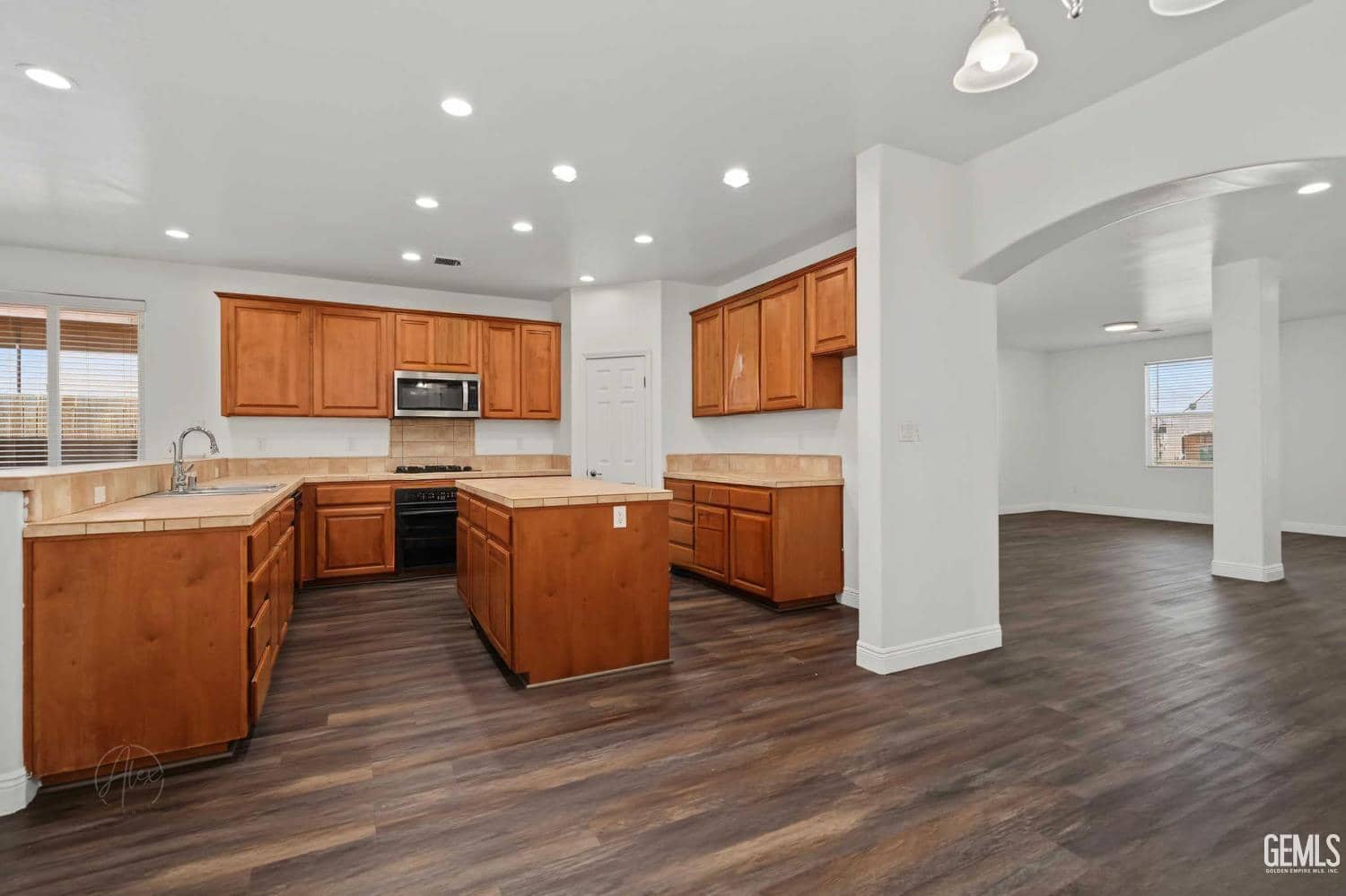 6311 Star Sapphire Drive — photo 5