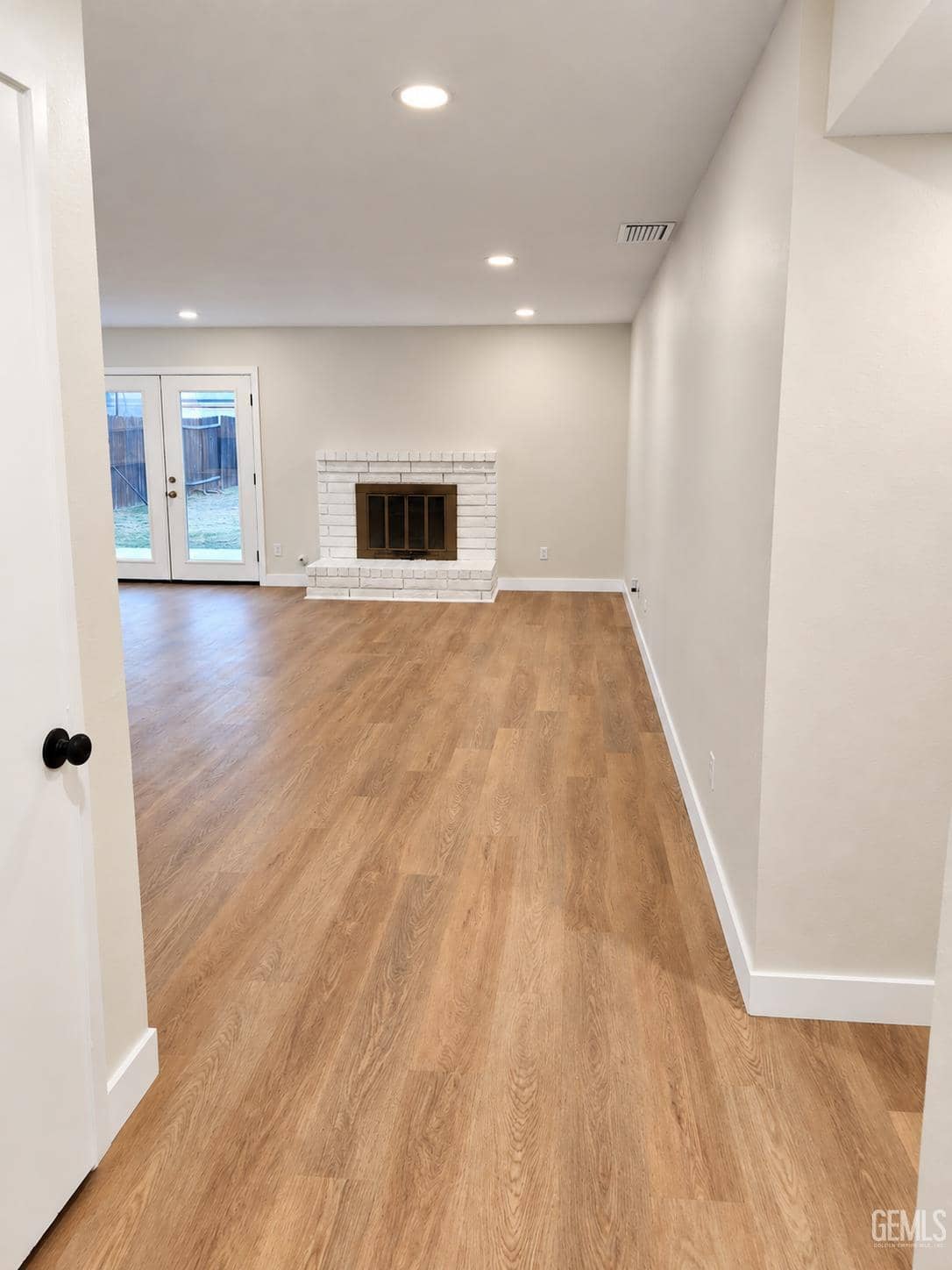 1716 Saint Clair Ct — photo 4