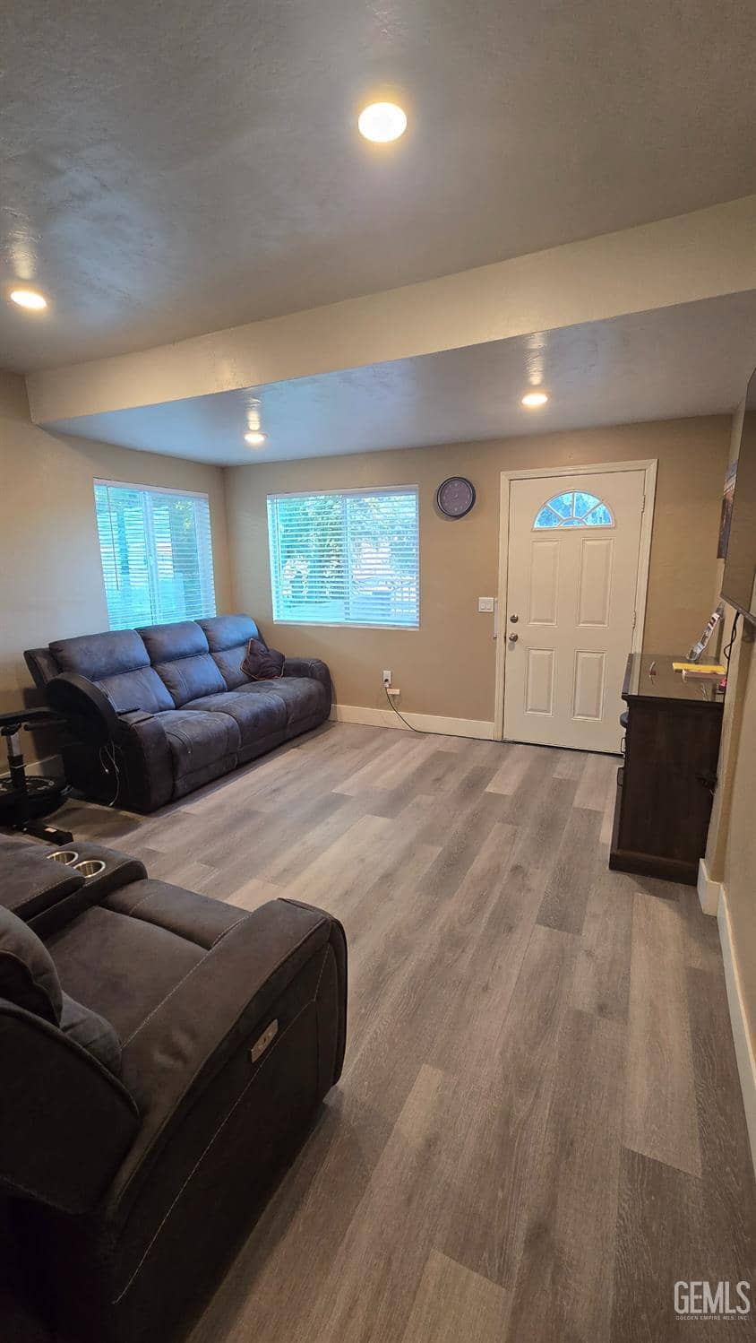 923 Sumner Street — photo 6